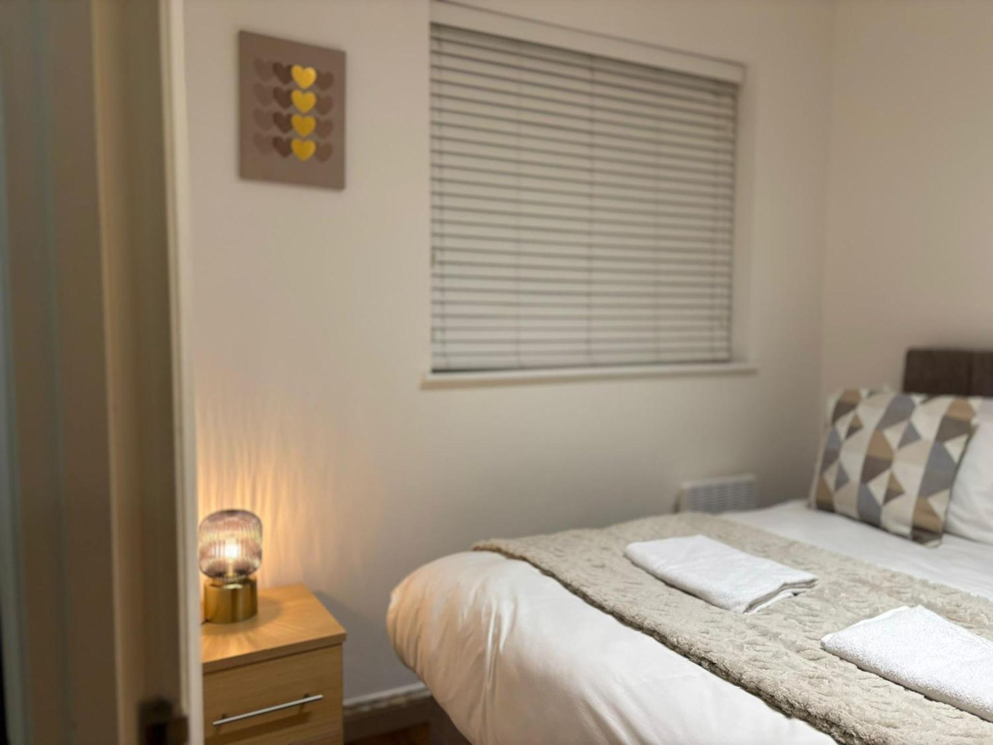 24-7 Secured City Centre Apartments With Free Underground Parking And Wifi Бирмингем Экстерьер фото
