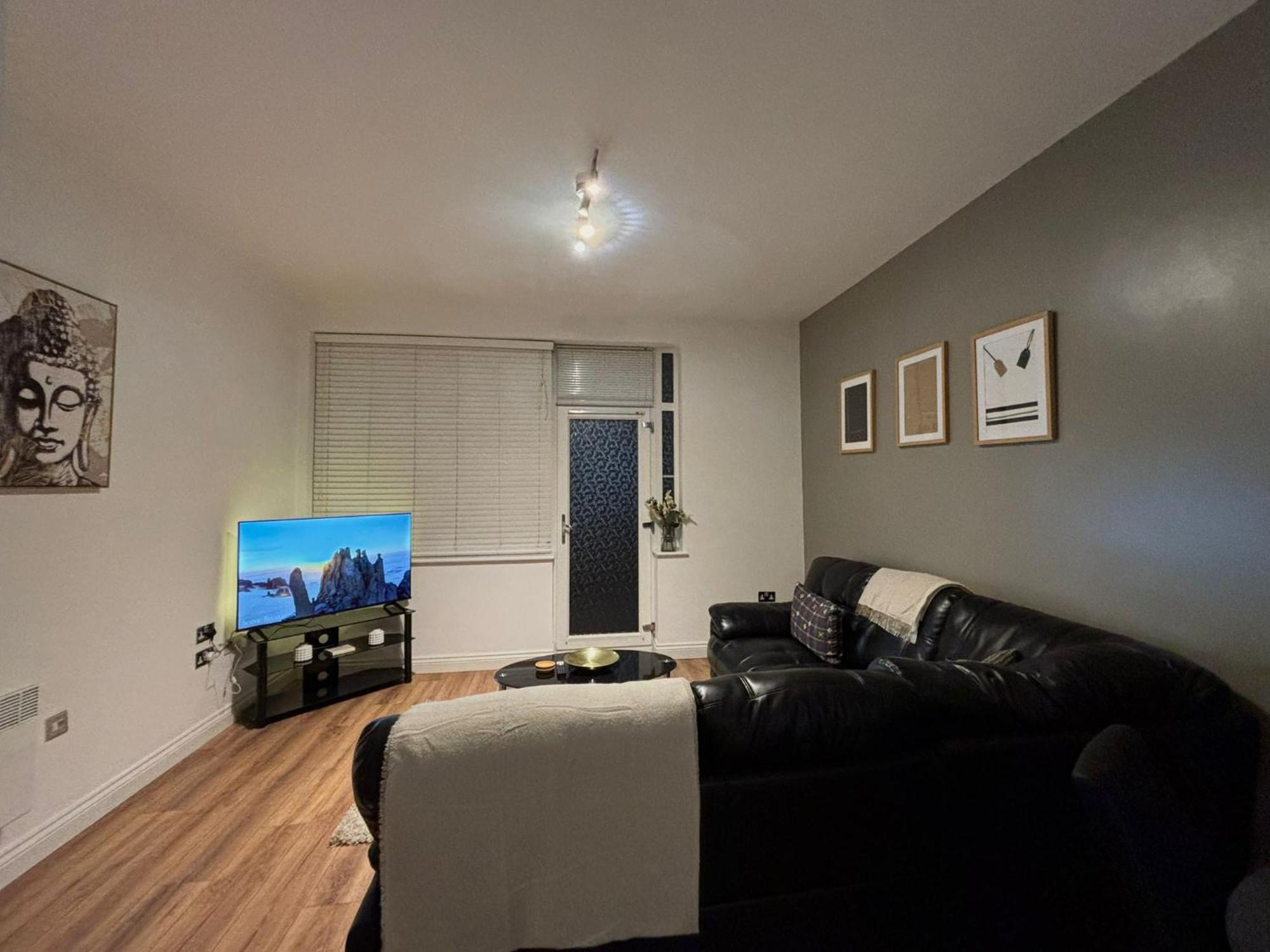 24-7 Secured City Centre Apartments With Free Underground Parking And Wifi Бирмингем Экстерьер фото