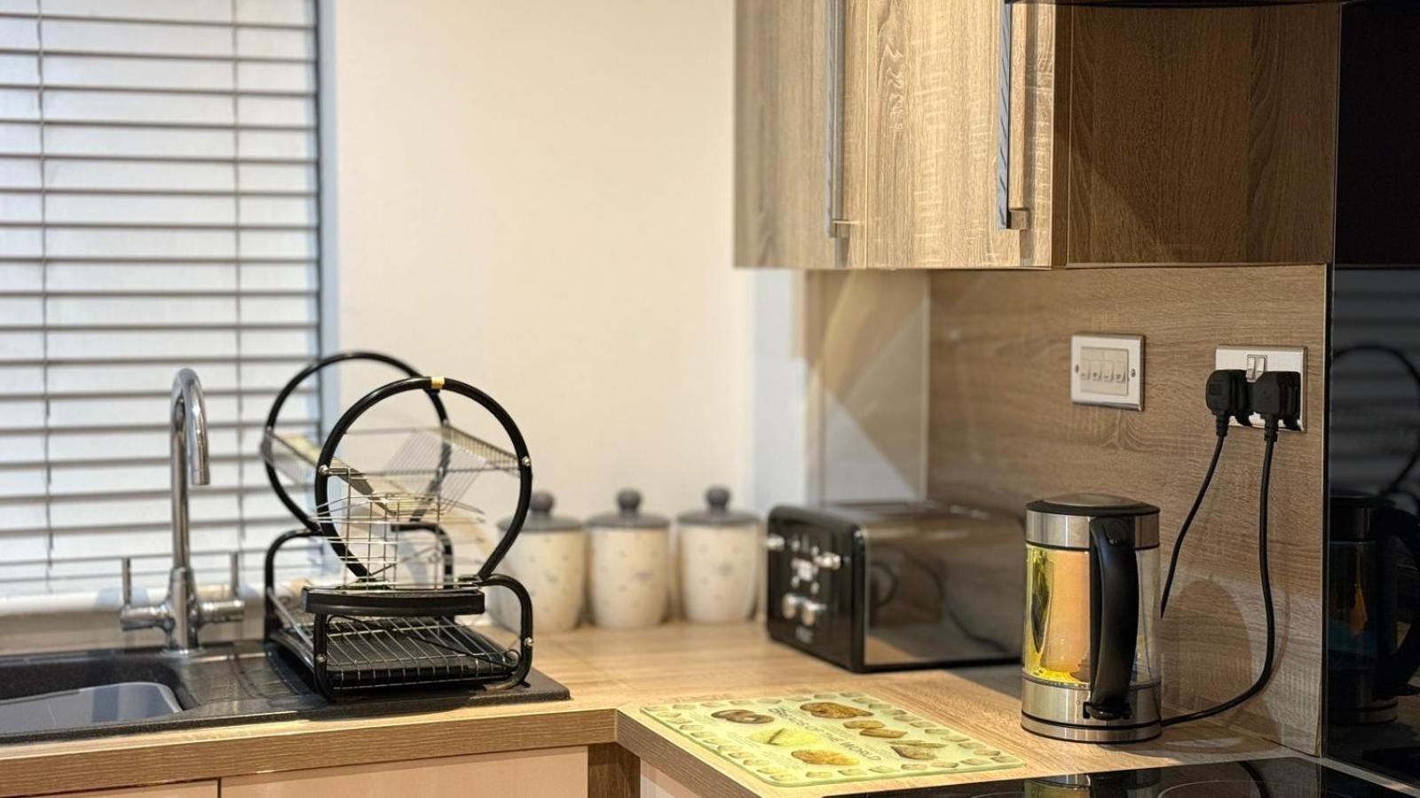 24-7 Secured City Centre Apartments With Free Underground Parking And Wifi Бирмингем Экстерьер фото