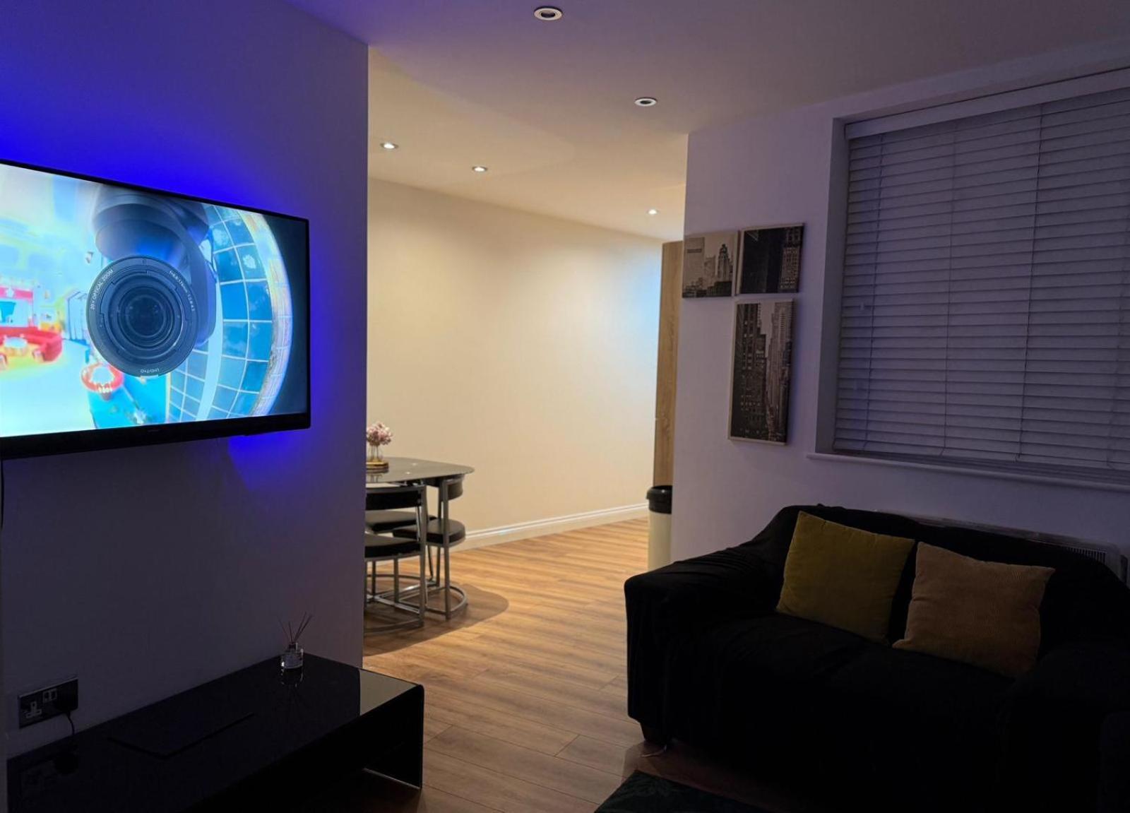 24-7 Secured City Centre Apartments With Free Underground Parking And Wifi Бирмингем Экстерьер фото
