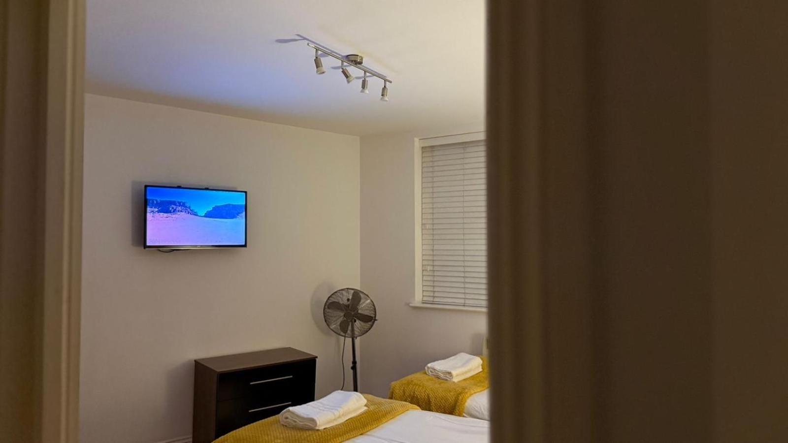 24-7 Secured City Centre Apartments With Free Underground Parking And Wifi Бирмингем Экстерьер фото